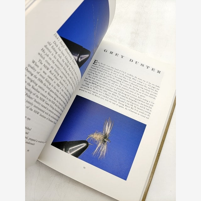 Fur and Feather: Fly-tying for Trout, Peter Leuver (Hardcover 1991) Fishing book by Peter Leuver — photo 4