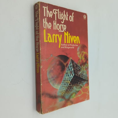 2x Larry Niven Science Fiction Bundle, Limits The Flight of the Horse, Sci-Fi by Larry Niven