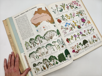 The Reader's Digest Complete Atlas of Australia by P J Devery by P J Devery