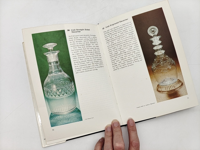 English Bottles and Decanters 1650-1900 by Derek C Davis by Derek C Davis