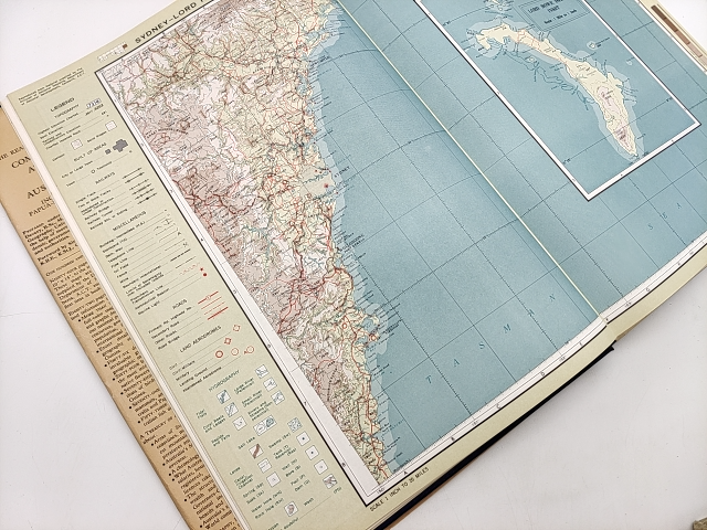 The Reader's Digest Complete Atlas of Australia by P J Devery by P J Devery