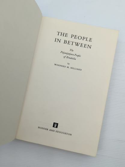 The People In Between by Winifred Hilliard (Hardcover, 1968) by Winifred Hilliard