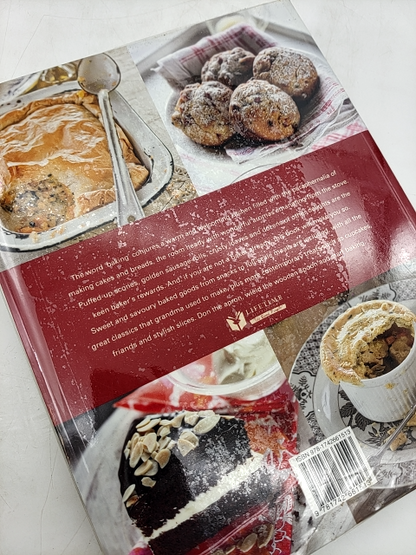 The Baking Bible: with more than 300 Recipes by Murdoch Books (Paperback) by Not Available