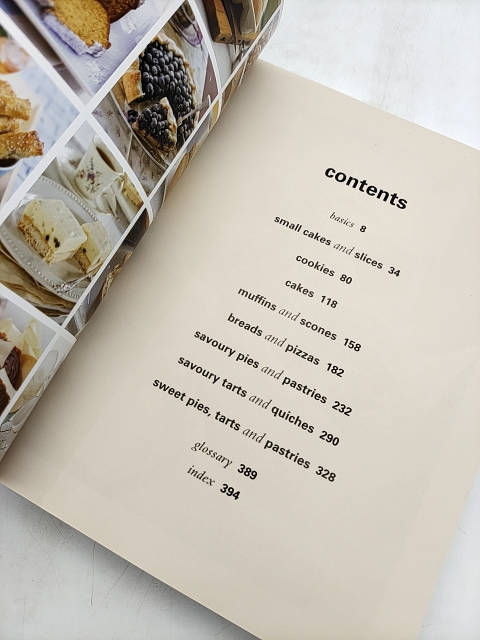 The Baking Bible: with more than 300 Recipes by Murdoch Books (Paperback) by Not Available