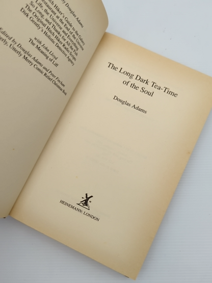 The Long Dark Tea-time Of The Soul, Douglas Adams, Hardcover 1988 1st Ed by Douglas Adams