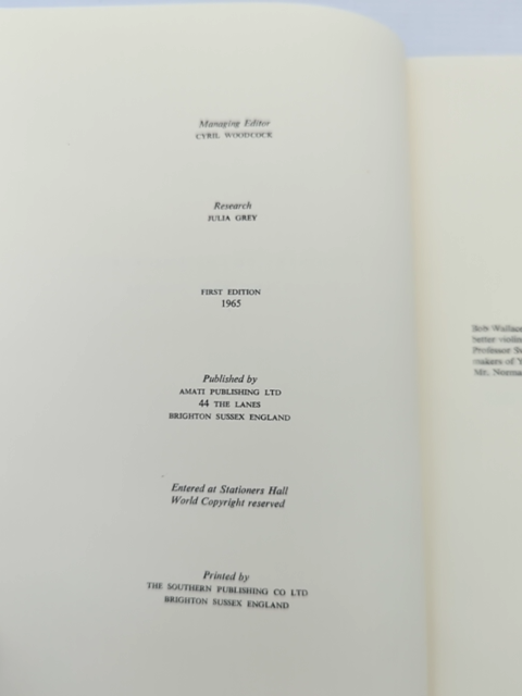 Dictionary Of Contemporary Violin And Bowmakers by Cyril Woodcock by Cyril Woodcock