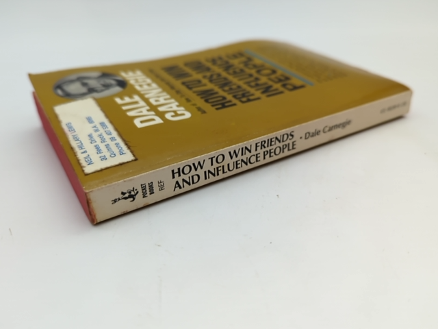 How To Win Friends And Influence People, Dale Carnegie, paperback 1975 by Dale Carnegie