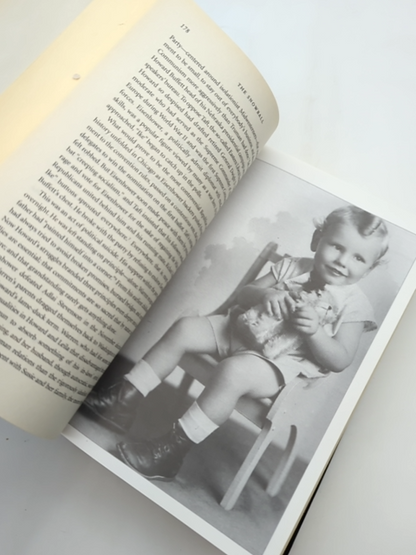 The Snowball: Warren Buffett and the Business of Life Paperback, Alice Schroeder by Alice Schroeder
