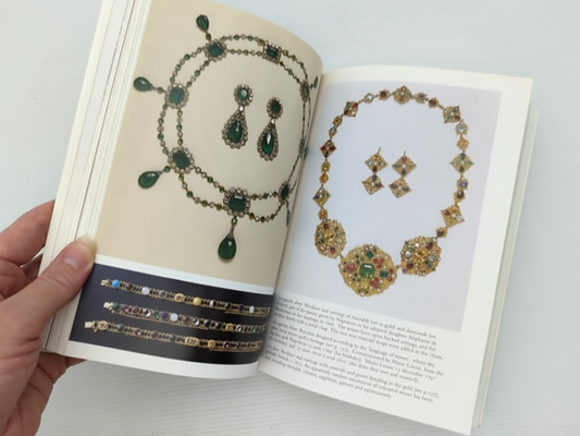 World Of Art Jewelery From Antiguity To The Present by Clare Phillips, Jewellery by Clare Phillips