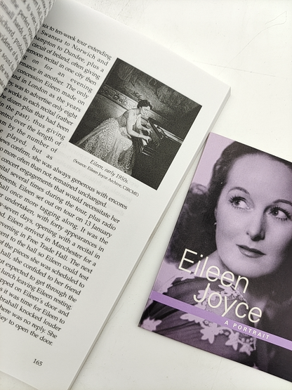 Eileen Joyce: Portrait by Davis Richard & Richard Davis, Autobiography by Davis Richard