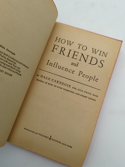 How To Win Friends And Influence People, Dale Carnegie, paperback 1975 by Dale Carnegie