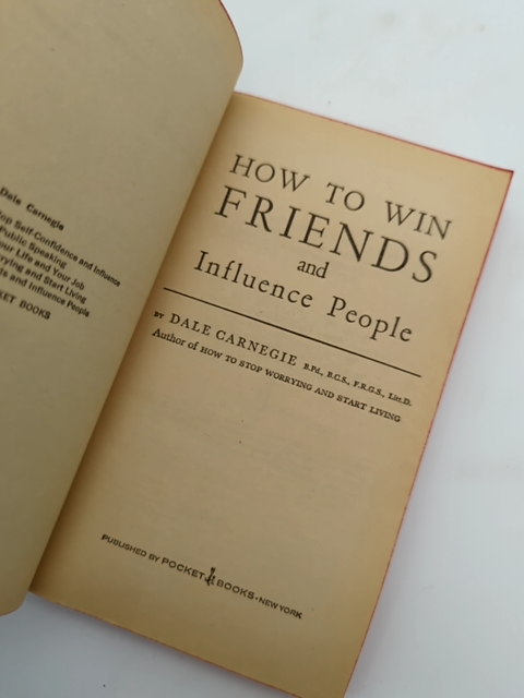 How To Win Friends And Influence People, Dale Carnegie, paperback 1975 by Dale Carnegie