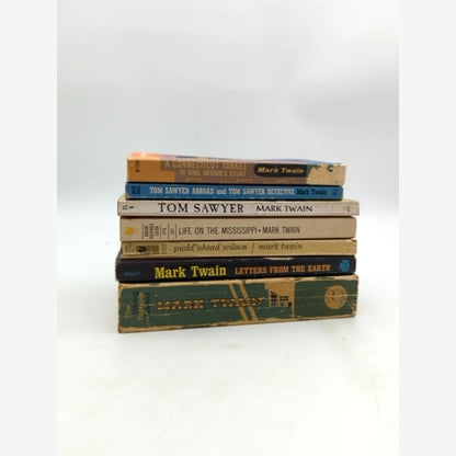 7x Mark Twain Classic American Literature: Adventures of Tom Sawyer Pudd'nhead… by Mark Twain book cover