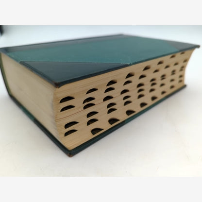 Cassell's New French Dictionary by Denis Girard (Leather, 1962) Reference by Denis Girard — photo 4