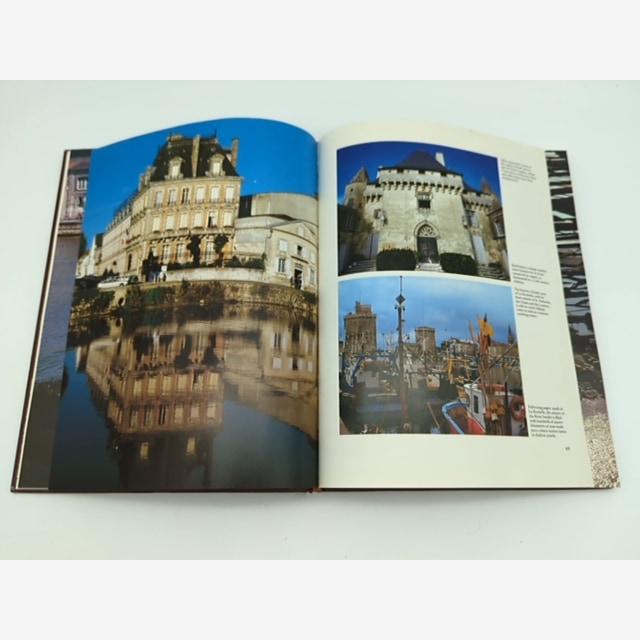 Cognac Country. The Hennesy Book Of A People And Their Spirit by Herbert Spencer by Herbert Spencer — photo 5