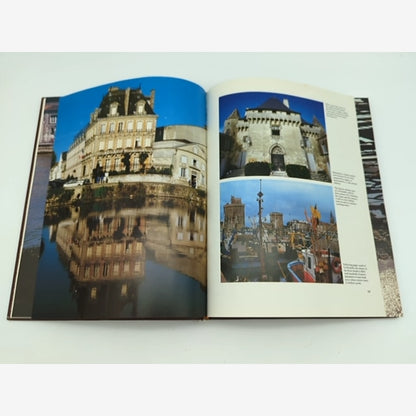 Cognac Country. The Hennesy Book Of A People And Their Spirit by Herbert Spencer by Herbert Spencer — photo 5