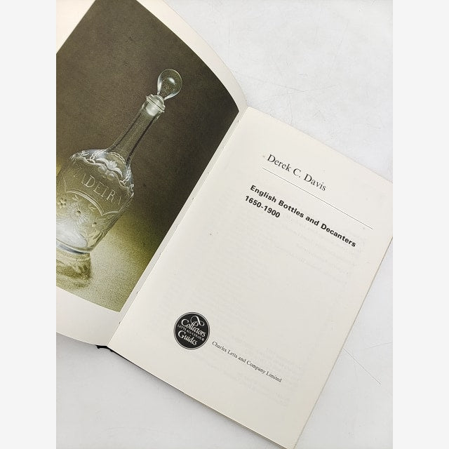 English Bottles and Decanters 1650-1900 by Derek C Davis by Derek C Davis — photo 3