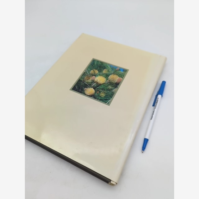Ideas From Private Gardens by Natalie McMaster & Jane Edmanson, Gardening by Jane Edmanson — photo 2