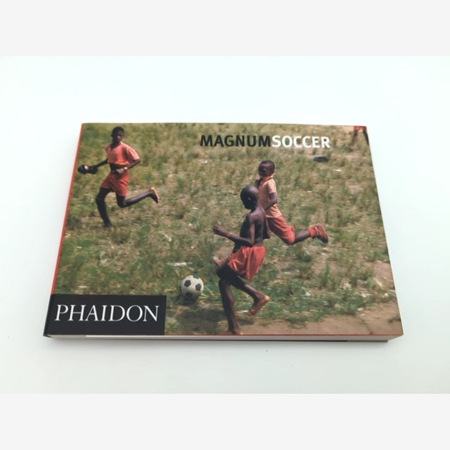 Magnum Football: Magnum Soccer by Simon Kuper (Paperback, 2005) 0714845213 by Simon Kuper book cover