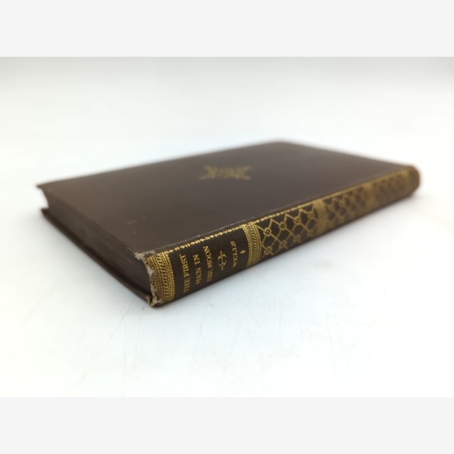 The First Men In The Moon by H G Wells (Cloth, 1926) Science & Medicine by H G Wells — photo 2