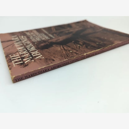 The Mardudjara Aborigines: Living The Dream In Australia's Desert (case Studies) by Robert Tonkinson — photo 6