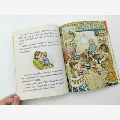 The New Baby by Ruth and Harold Shane (Hardcover, 1975) Little Golden Book by Ruth And Harold Shane — photo 4