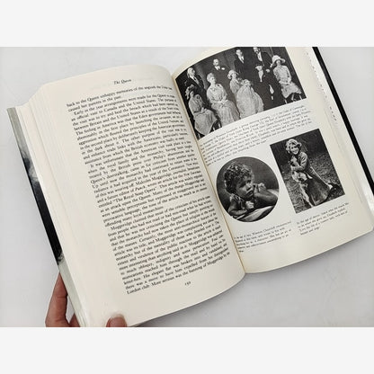 The Queen by Kenneth Harris (Hardcover, 1995) 1st Edition Royalty by Kenneth Harris — photo 3